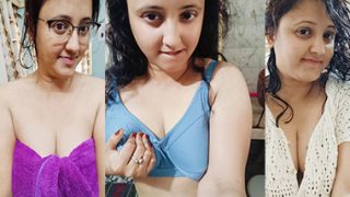 Desi Horny Babe Giving Deepthroat Blowjob