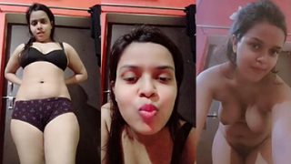 Desi Hot College Girl Fingering Hard Pussy In Bathroom Show